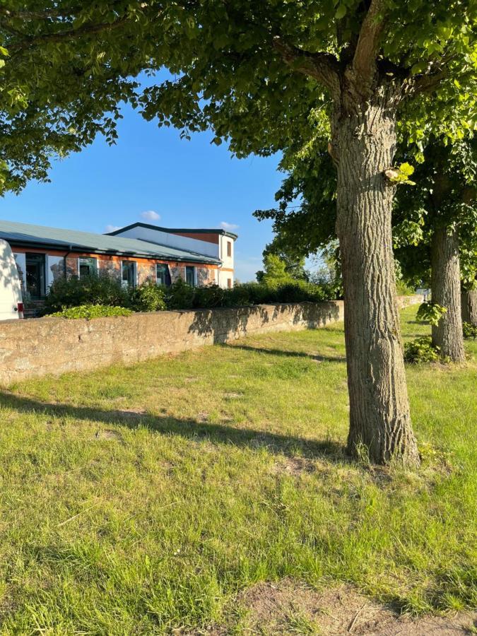 Mitten In Der Natur : Ferienwohnung Mit 3 Schlafzimmern, Neu Eingerichtet Neu Gaarz Екстер'єр фото